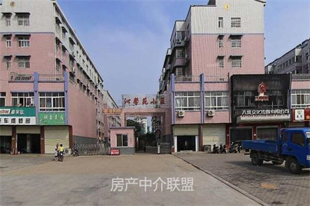 书香雅居B区3室2厅1卫68万125m2毛坯房出售